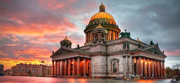 View_to_Saint_Isaacs_Cathedral_by_Ivan_Smelov-600x277[1]